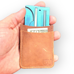 Hot Shot Fire Cards Survival Knife with Fire Starter Kit. Starting a fire with magnesium and a ferro rod firestarter is easy with the hot shot fire starting kit