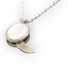 Necklace with Emergency Cutting Tool (Small Knife)