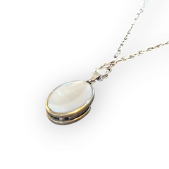 Necklace with Emergency Cutting Tool (Small Knife)