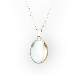 Necklace with Emergency Cutting Tool (Small Knife)