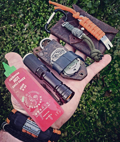 LED Flashlight 600 Lumen (Runs off of AA or AAA batteries)-Grimworkshop-bugoutbag-bushcraft-edc-gear-edctool-everydaycarry-survivalcard-survivalkit-wilderness-prepping-toolkit